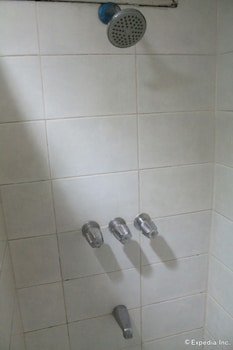 halina drive inn hotel pasay