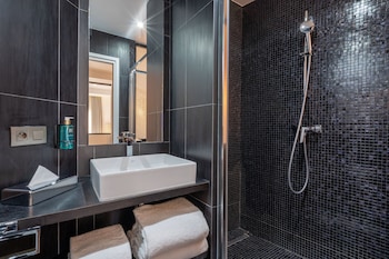 yuna les halles serviced apartments