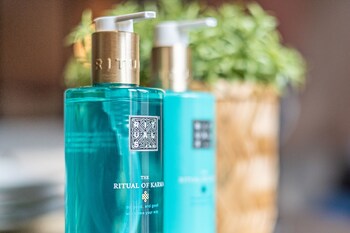 yuna les halles serviced apartments