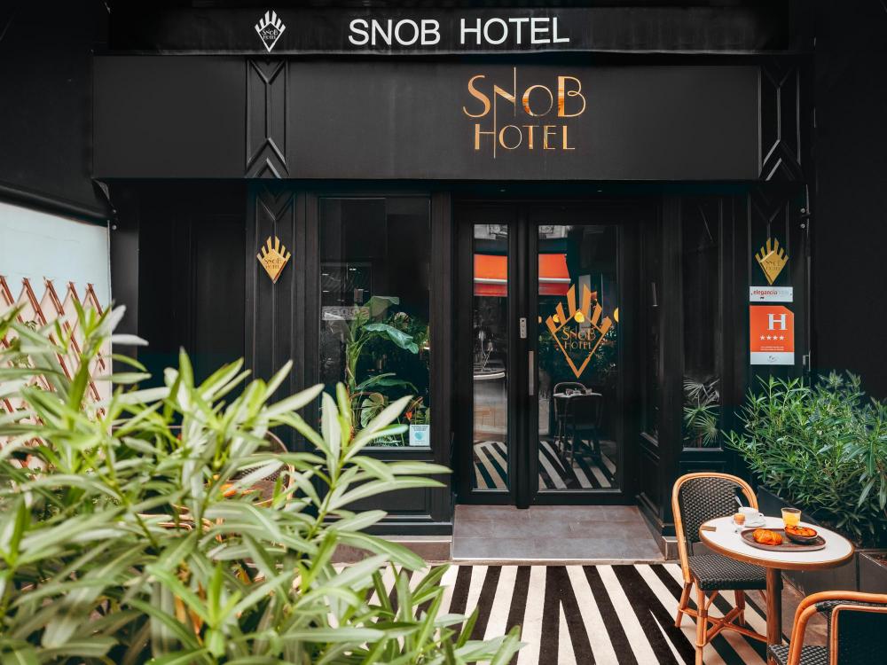 snob hotel