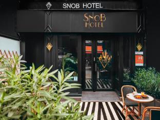 snob hotel