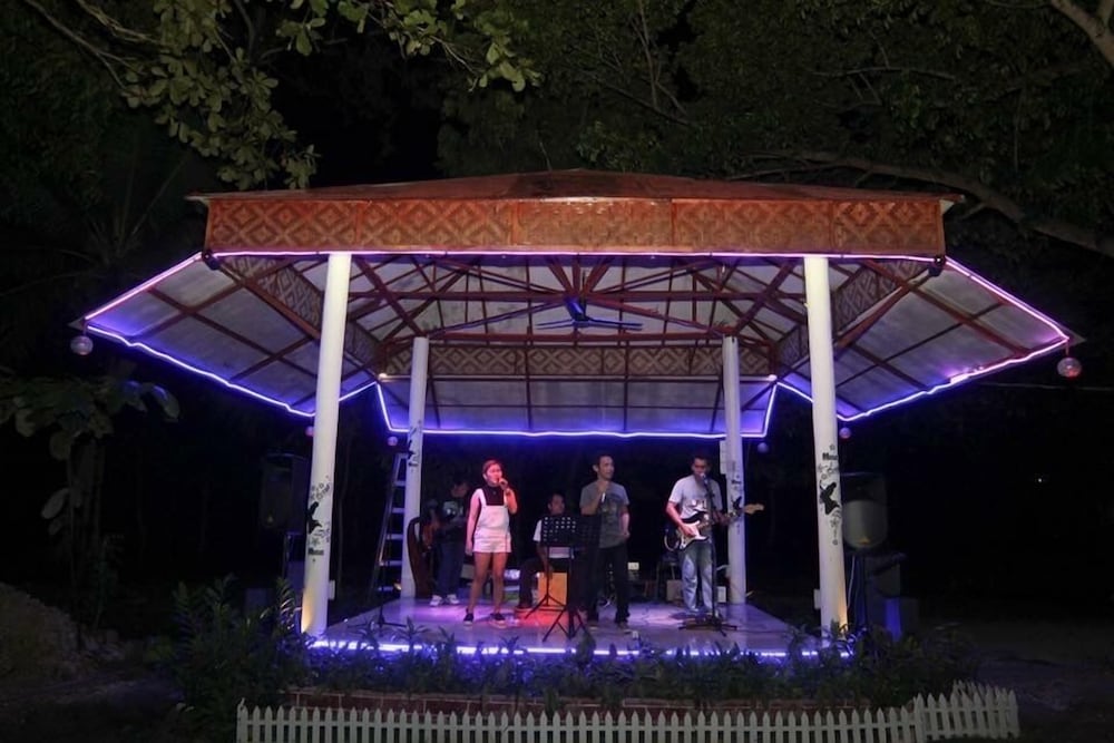 santander pebbles beach resort