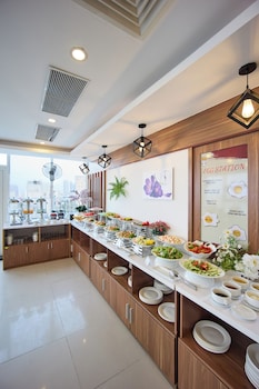 golden light hotel