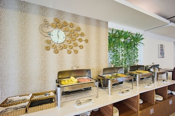 golden light hotel