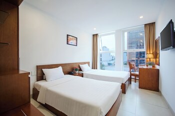 golden light hotel