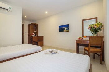 golden light hotel