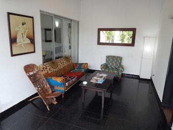 jacaranda guesthouse