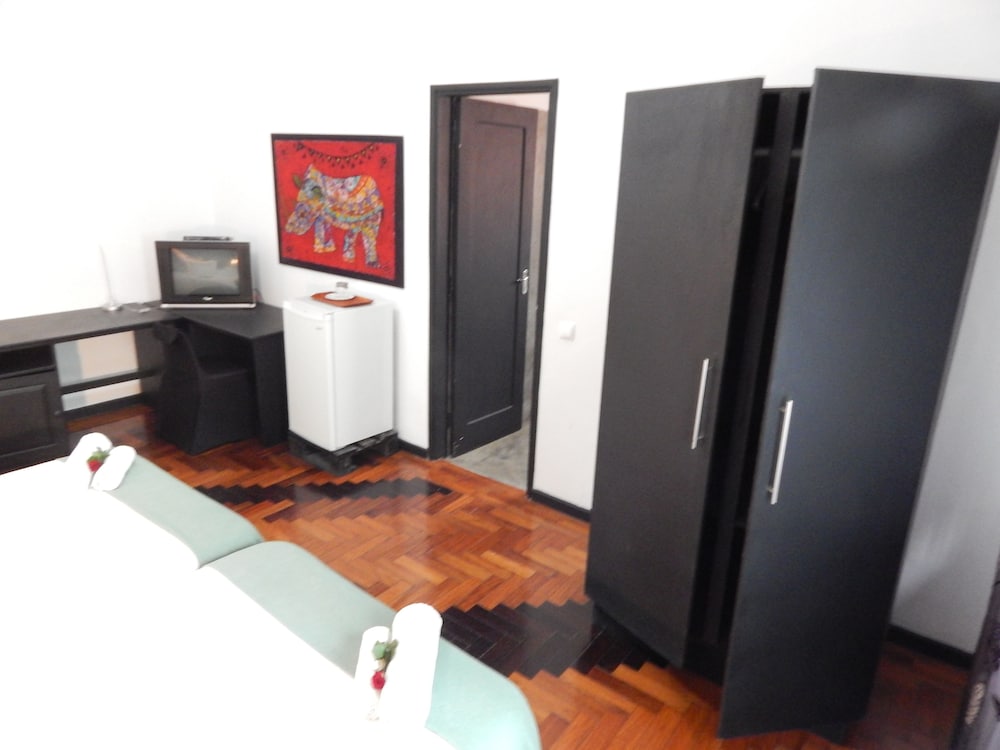 jacaranda guesthouse