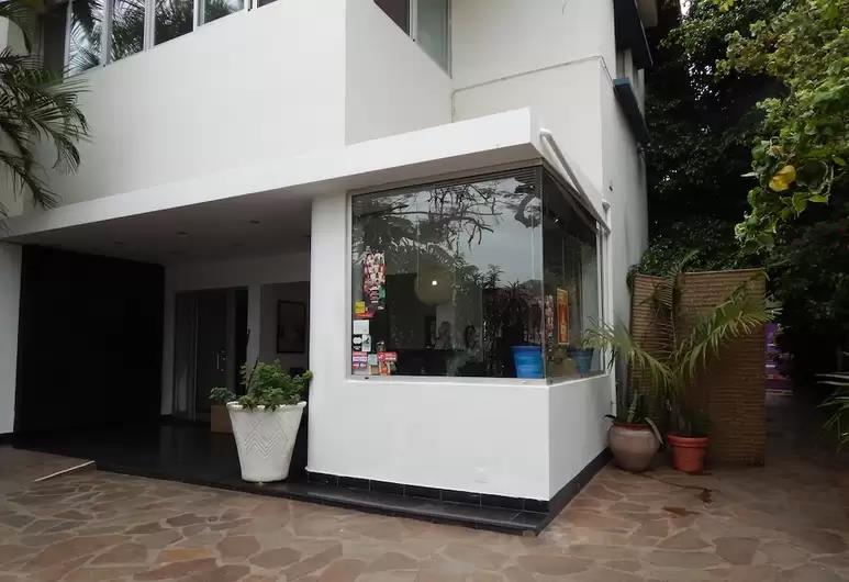 Jacaranda Guesthouse,Polana Cimento A>>Maputo,3 star