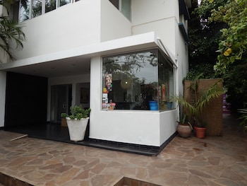 jacaranda guesthouse