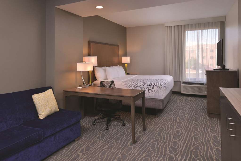 la quinta inn suites page at lake powell