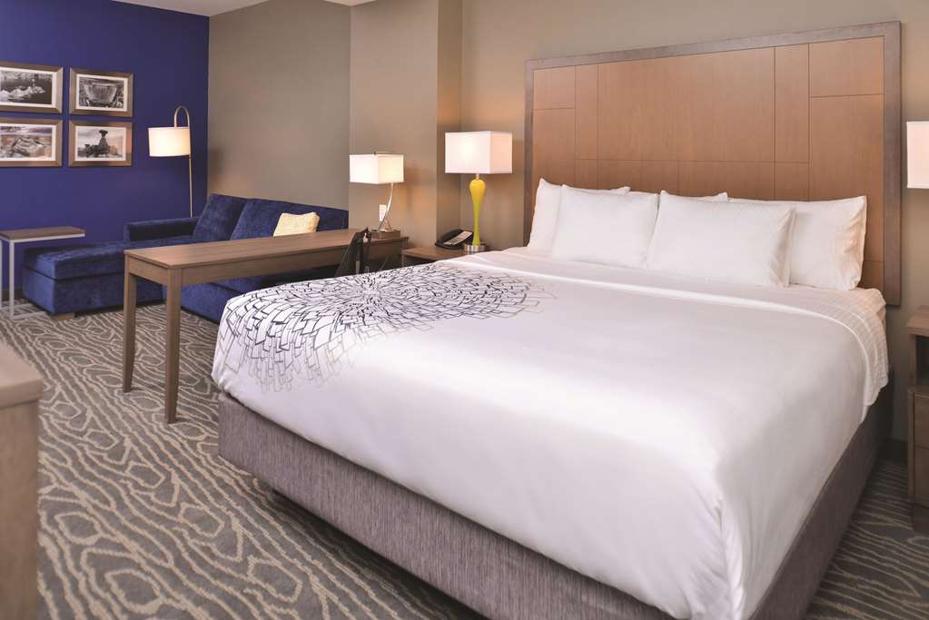 la quinta inn suites page at lake powell