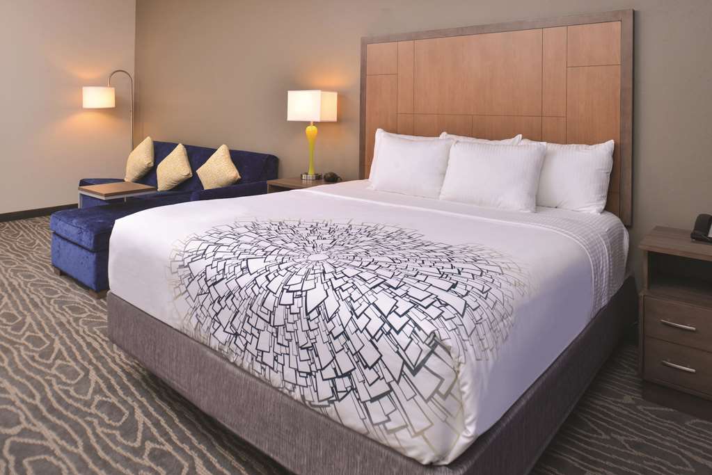 la quinta inn suites page at lake powell