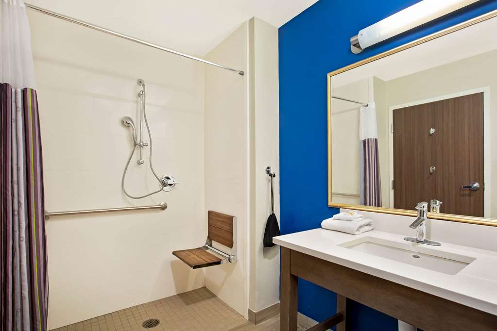 la quinta inn suites page at lake powell