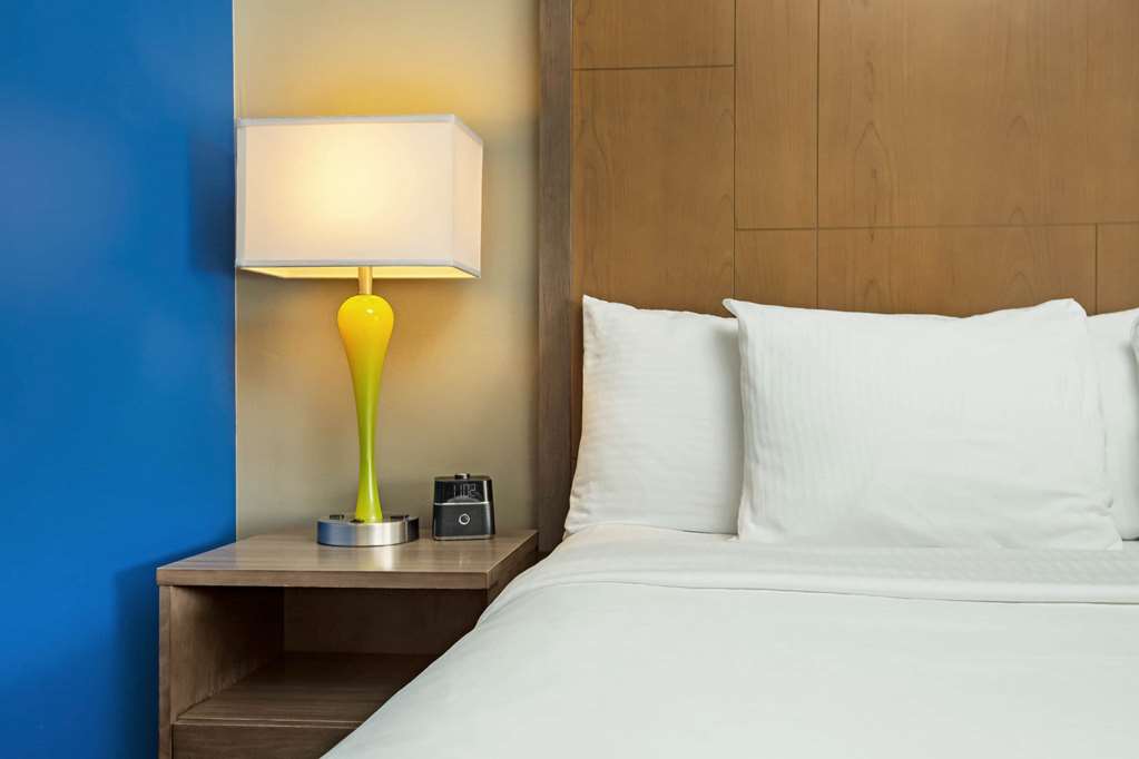 la quinta inn suites page at lake powell
