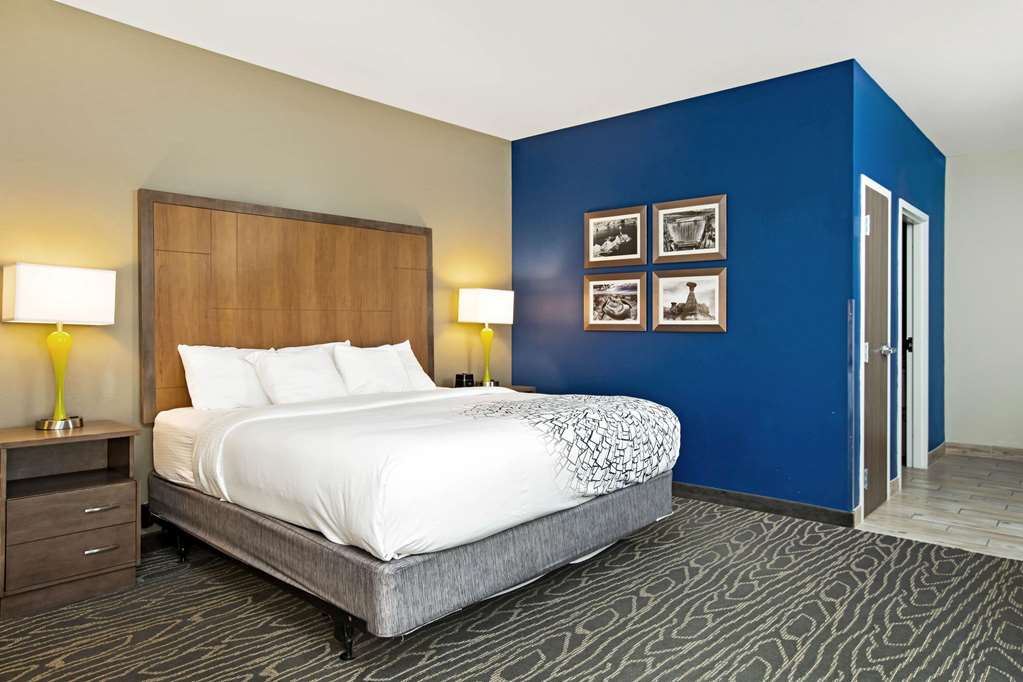 la quinta inn suites page at lake powell