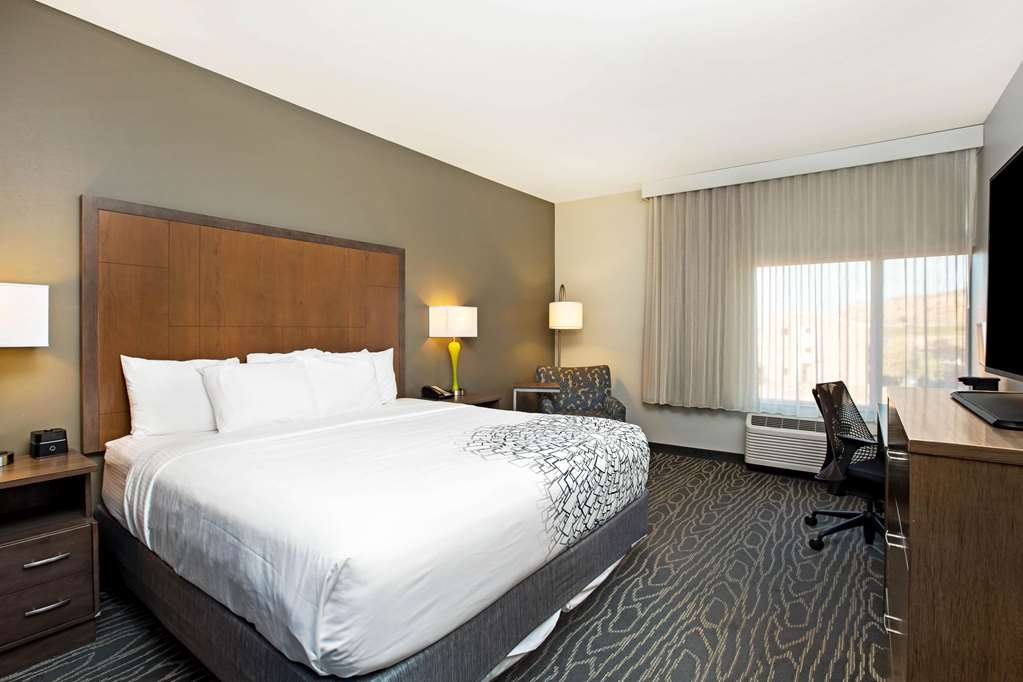 la quinta inn suites page at lake powell