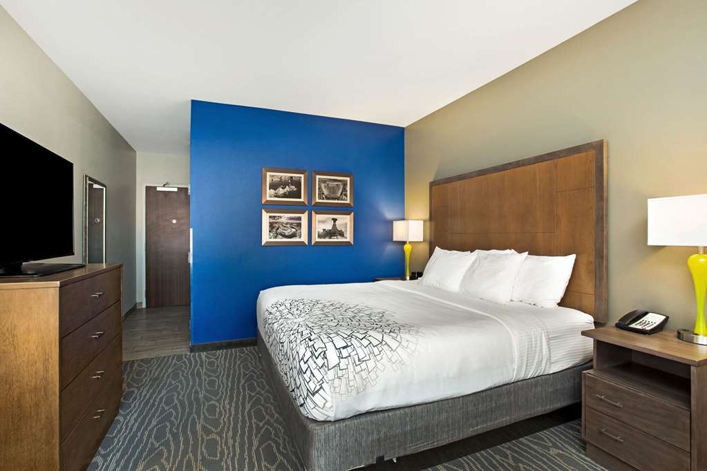 la quinta inn suites page at lake powell