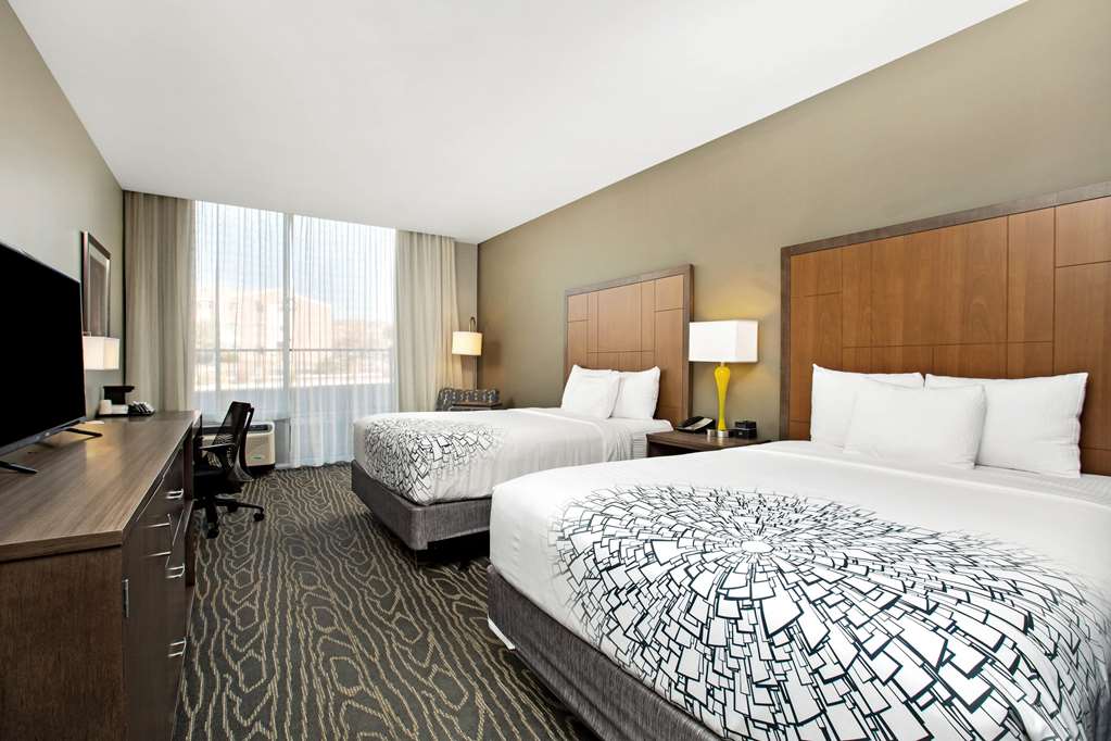 la quinta inn suites page at lake powell