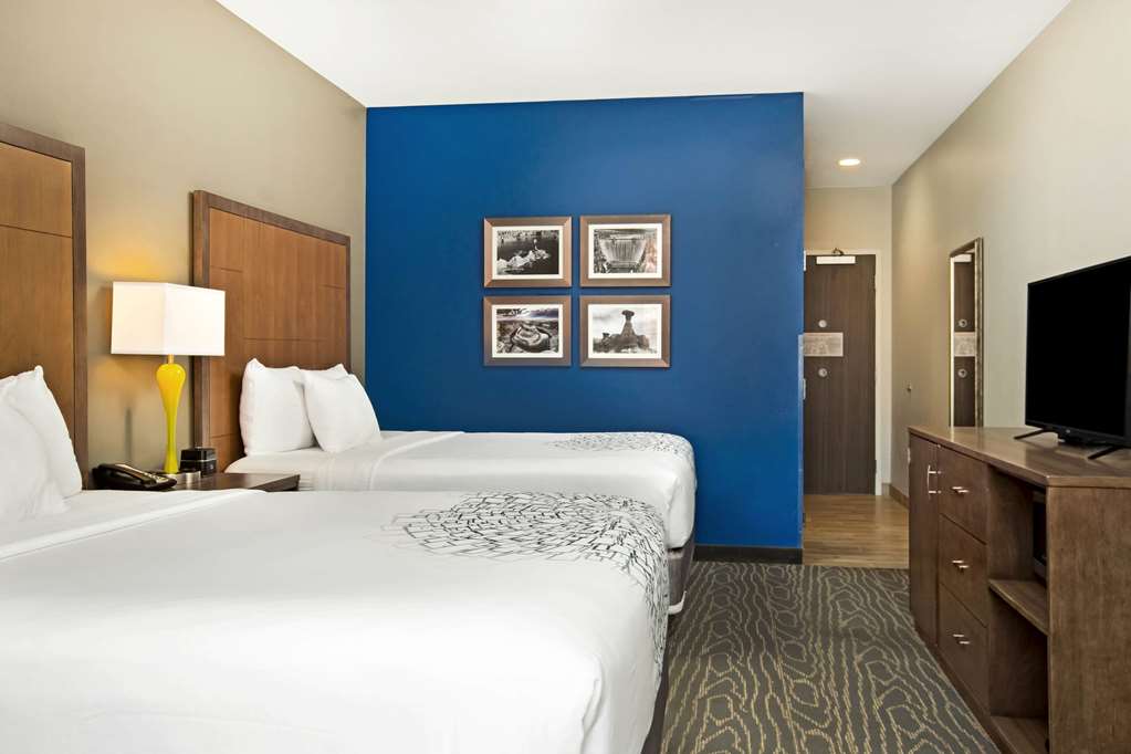 la quinta inn suites page at lake powell
