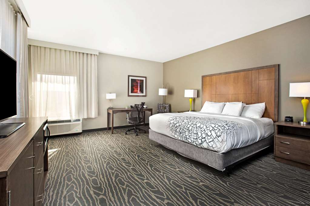 la quinta inn suites page at lake powell
