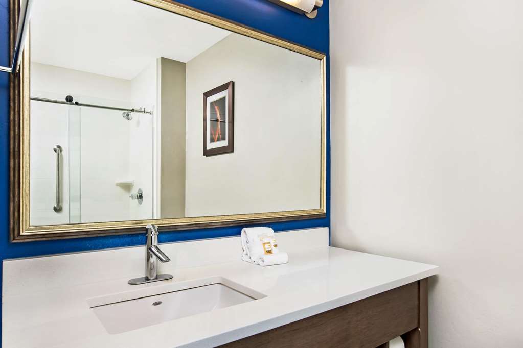 la quinta inn suites page at lake powell