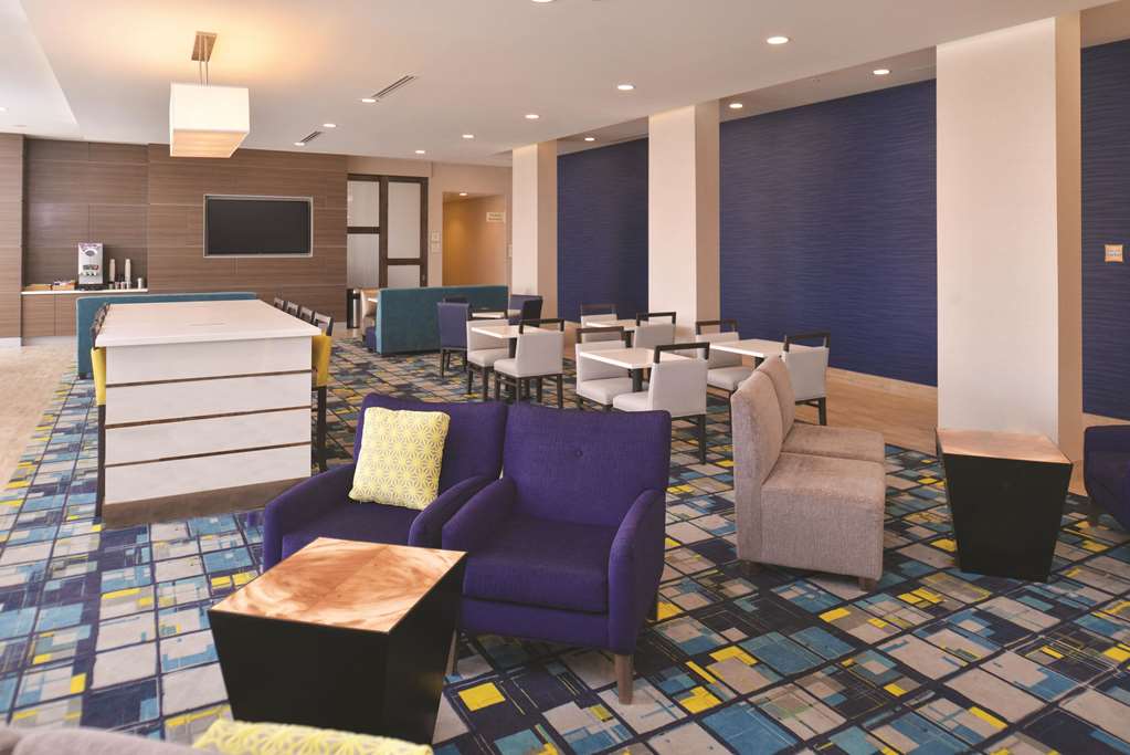 la quinta inn suites page at lake powell