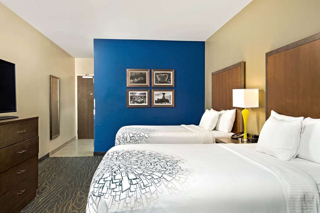 la quinta inn suites page at lake powell