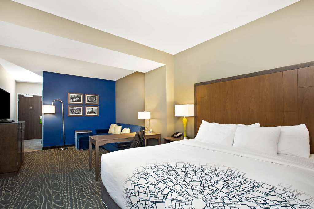 la quinta inn suites page at lake powell