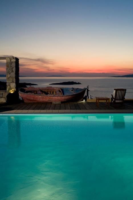 tharroe of mykonos
