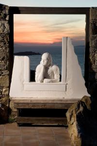 tharroe of mykonos