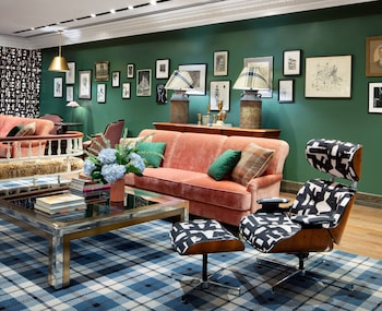 graduate by hilton state college