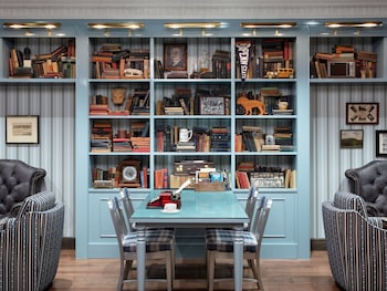 graduate by hilton state college