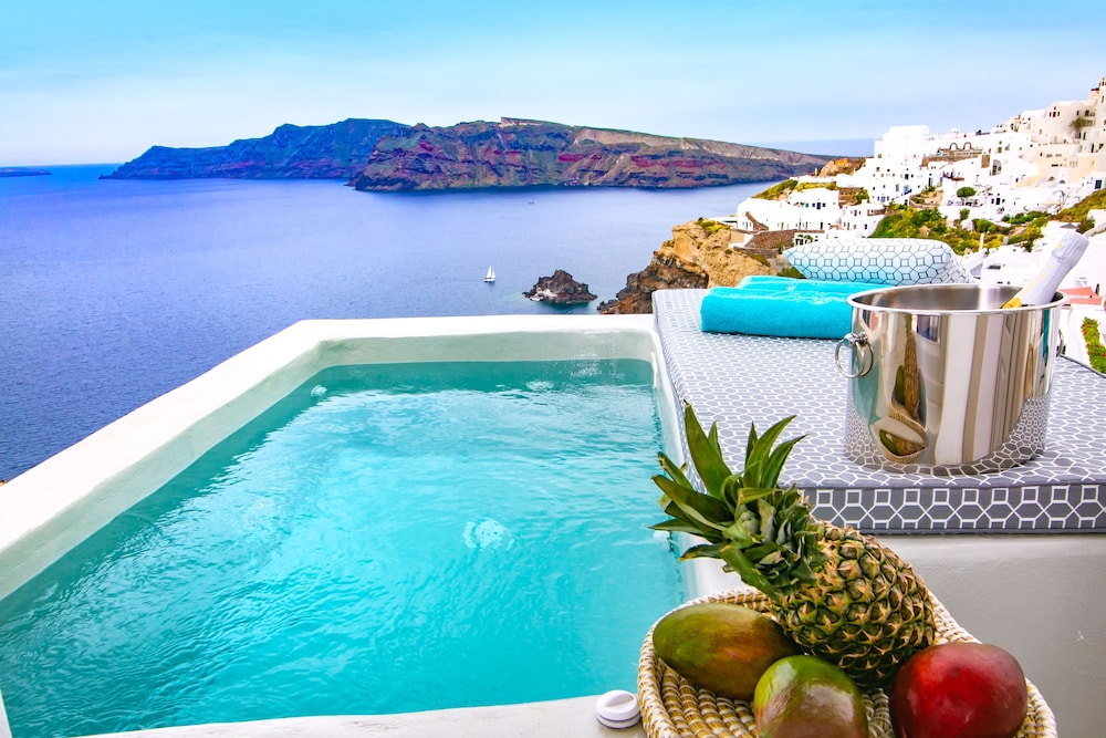 kaleidoscope cave houses oia