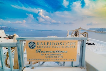 Kaleidoscope Cave Houses Oia,Oia>>Fira,3 star