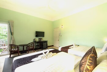 the moon villa hoi an