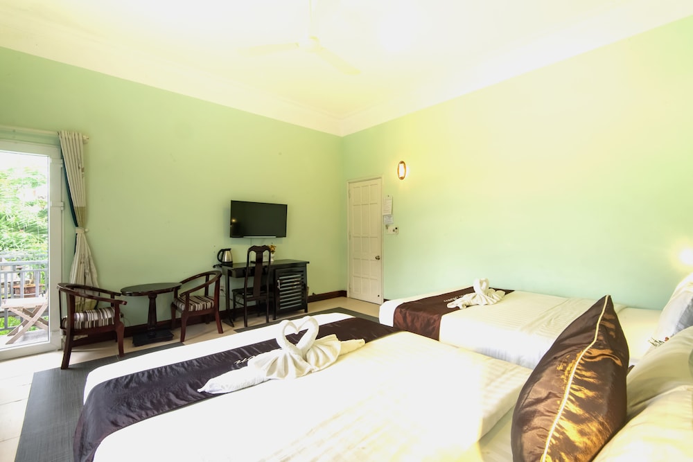 the moon villa hoi an