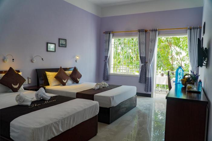 the moon villa hoi an