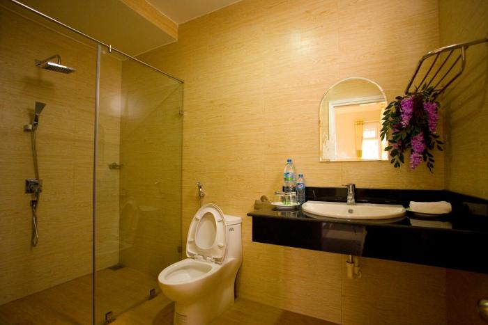 the moon villa hoi an