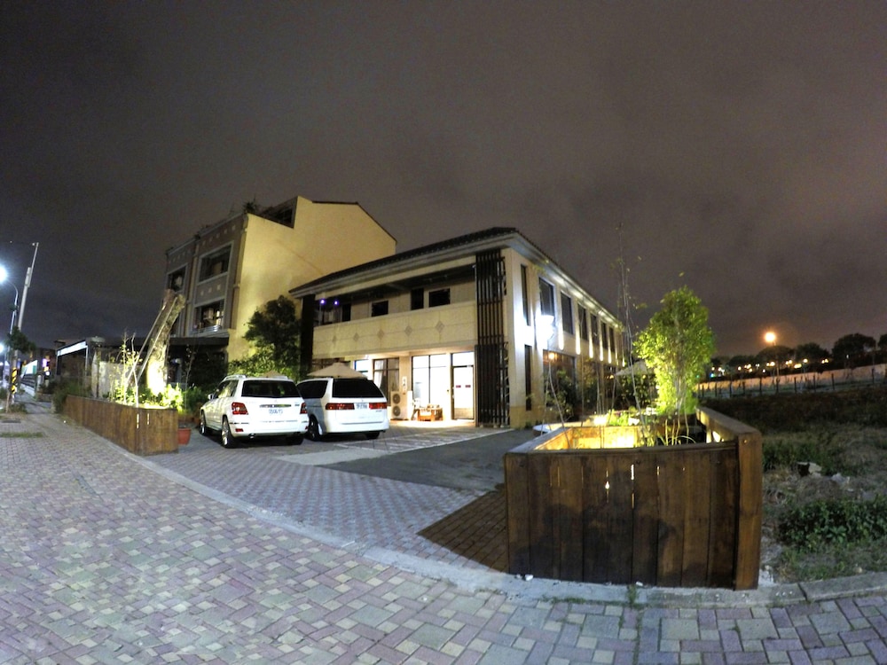 lutel hotel xpark gloria outlets shin kong cinemas