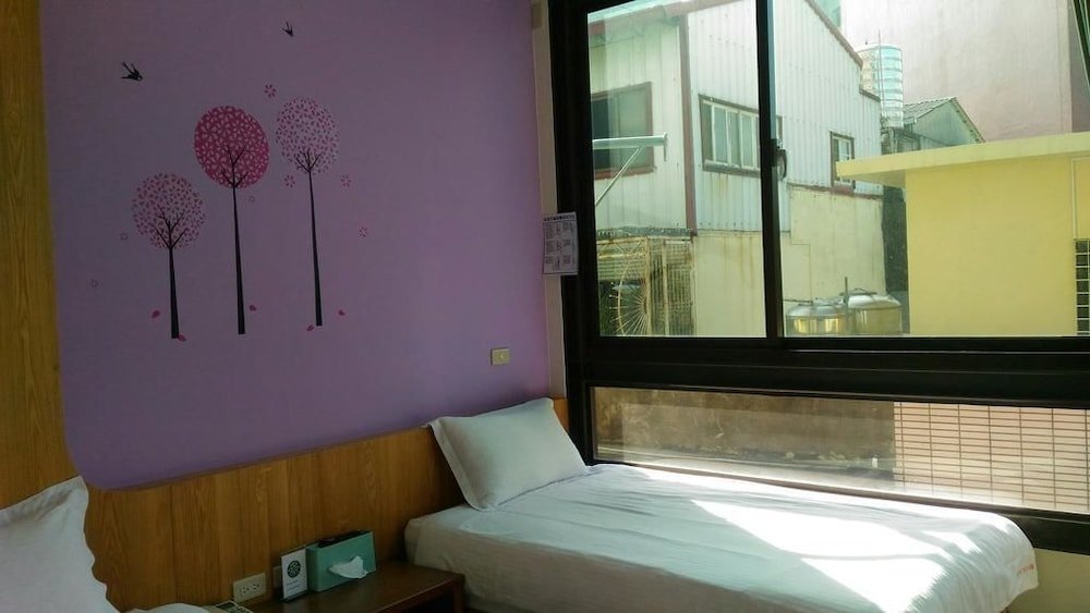 lightness hotel
