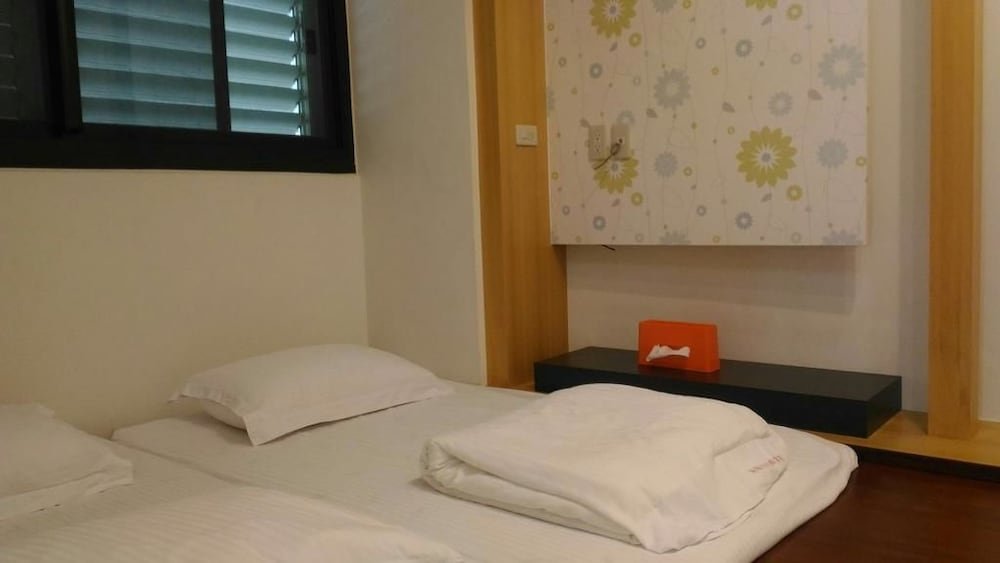 lightness hotel