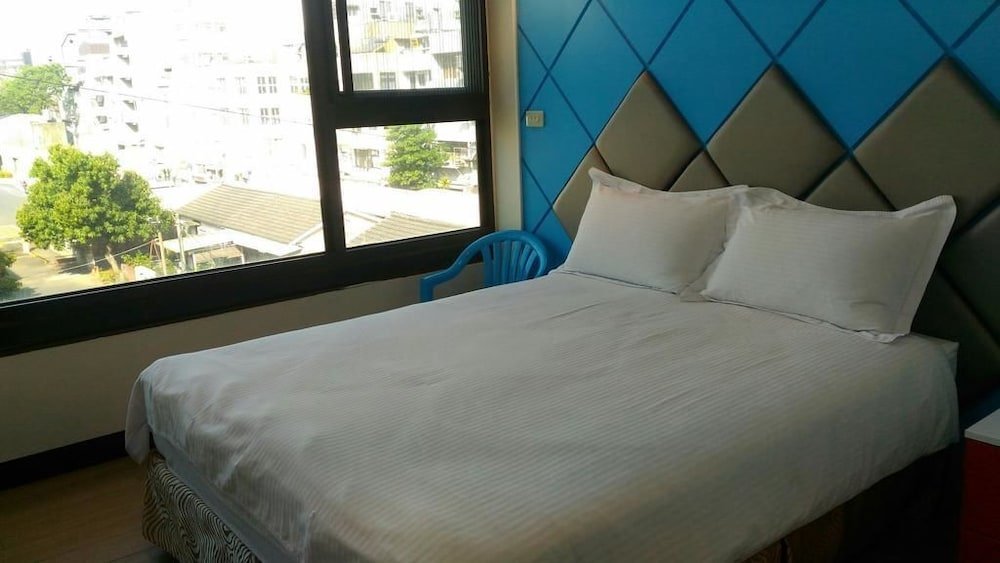 lightness hotel