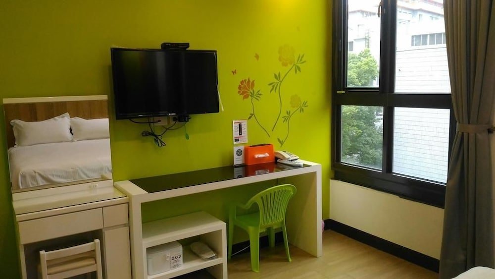 lightness hotel