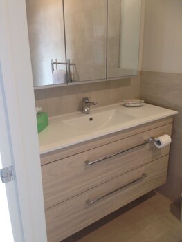 cave rock guest house