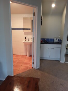 cave rock guest house