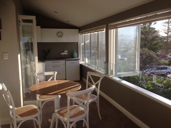 cave rock guest house