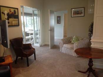 cave rock guest house