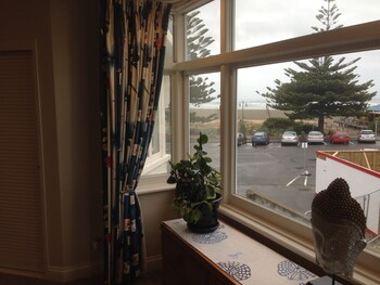 cave rock guest house