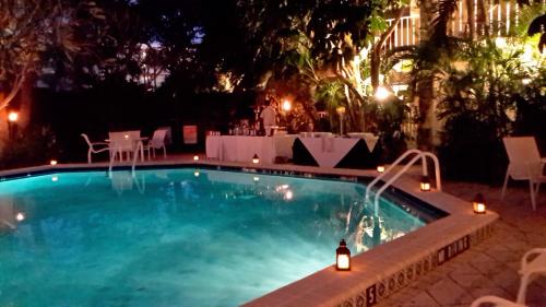 the caribbean court boutique hotel